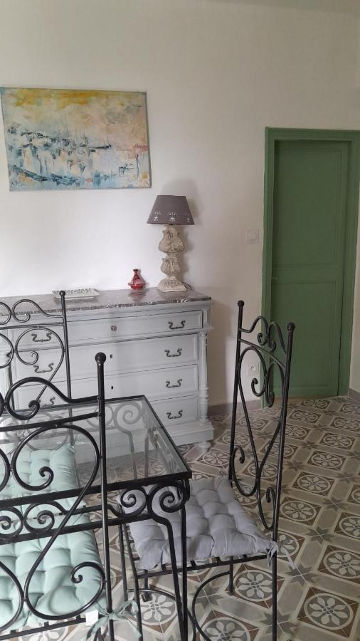 Appartement Authentique Au Bord Du Fleuve Herault Agde Extérieur photo